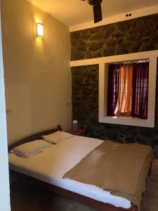 Postel nebo postele na pokoji v ubytování Vagamon 4 large family Rooms & 20 bunk beds apartment 812'983'5682