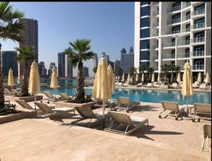 Bazén v ubytování 2ndhome - Damac Prive - Business Bay nebo v jeho okolí