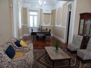 Casa das Luzes Hostel IVN的休息区
