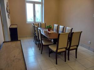 Casa das Luzes Hostel IVN的休息区