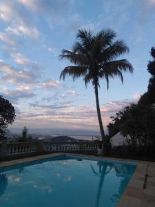 Casa das Luzes Hostel IVN内部或周边的泳池