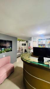 TV a/nebo společenská místnost v ubytování Kromatic Hostel + 37 fotografií