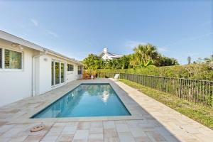 Piscine de l'établissement Peace & Sunshine ou située à proximité