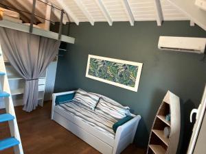 Una cama o camas en una habitación de Villa d'architecte avec piscine 18 fotos más