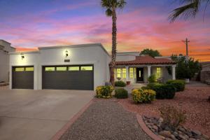 Imagine din galeria proprietății Amazing home with custom-built pool în El Paso