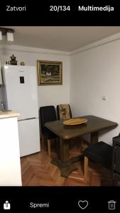 Kuchyň nebo kuchyňský kout v ubytování GOČ Planinska Kuća MILJA