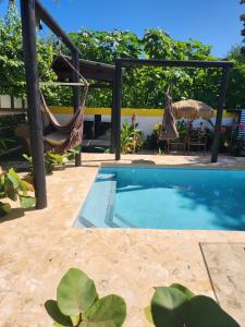 Piscina di Tropicoco Pool House Steps From The Beach o nelle vicinanze
