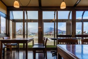 Nespecifikovaný výhled na hory nebo výhled na hory při pohledu z hotelu