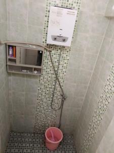 Koupelna v ubytování Polan property