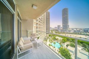 Balkón nebo terasa v ubytování Cozy 1BR in new Dubai -Best Spot