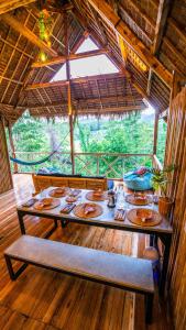 Fotografie z fotogalerie ubytování Barya Lang Villa- Native villa with jeepney room v destinaci El Nido