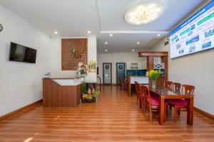 Μια τηλεόραση ή/και κέντρο ψυχαγωγίας στο Lavila Homestay Hoi An