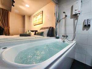 Koupelna v ubytování Loft Suite Seaview 2BR JB CIQ 8pax