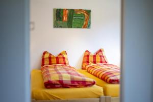 Postel nebo postele na pokoji v ubytování Brentschpark Wohnung C 96