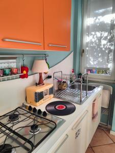 A kitchen or kitchenette at Lovely Gazebo