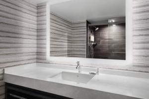 Koupelna v ubytování Bridgewater Marriott
