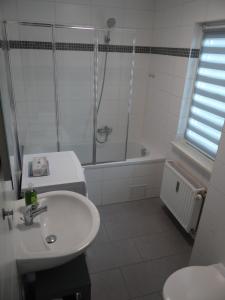 Ένα μπάνιο στο Ferienwohnung unter den Schlössern bei Jena +13 φωτογραφίες