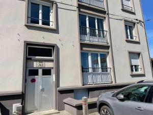 Το κτήριο όπου στεγάζεται  το διαμέρισμα