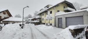 Haus Langweid - Moderne Ferienwohnungen mit Luxus im Inntal v zimě