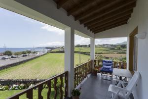 A balcony or terrace at Casa Varanda do Mar