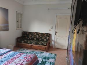 Postel nebo postele na pokoji v ubytování Elkhaima motel