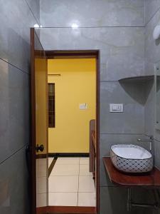 Ένα μπάνιο στο Naik home stay