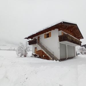 Obiekt Ferienwohnung Zillertaler Alpenblick zimą