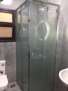 A bathroom at شاليه على البحر بورتوسعيد