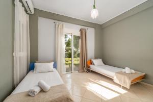 Postelja oz. postelje v sobi nastanitve Piperitsa house for nomads or families in the countryside