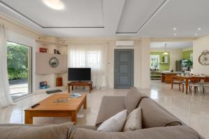 A television and/or entertainment centre at Piperitsa house for nomads or families in the countryside