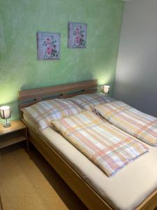 Postel nebo postele na pokoji v ubytování Ferienwohnung Susanne
