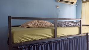 En eller flere senge i et værelse på NEWBORN CENTER hostel