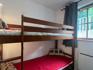 Кровать или кровати в номере Cosy duplex pour 5P avec parking +15 фотографий