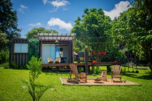 Κήπος έξω από το T24 Tinyhouse Container
