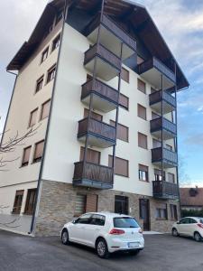 Tòa nhà nơi căn hộ tọa lạc