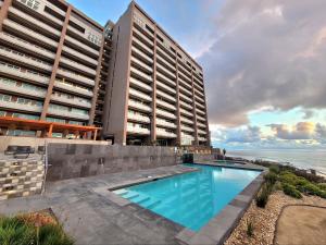 Swimmingpoolen hos eller tæt på 1 BD Condo Oceanfront Paradise