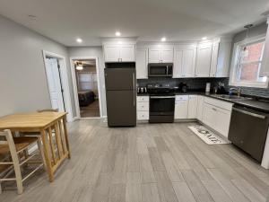 Photo de la galerie de l'établissement Large Duplex in Town Center, à Southington