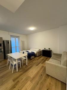Kép 15min metro Duomo - RHO fiera - Skyscraper Kitchen szállásáról Milánóban a galériában