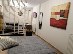 Central suite on Clock Square D1客房内的一张或多张床位