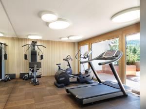Fitness center at/o fitness facilities sa Alpine Lodge Chesa al Parc