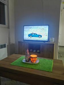 TV a/nebo společenská místnost v ubytování Cottage Nena Tara