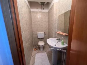 A bathroom at Casa Catania Inn Még 7 kép