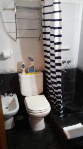 Koupelna v ubytování cabañas el águila