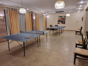 شاليه لاجونا باي السخنه Chalet at laguna bay Sokhna内部或周边的乒乓球设施