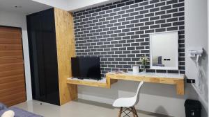 TV a/nebo společenská místnost v ubytování Irich residence South Samrong 6 Kms BTS-Pu Chao