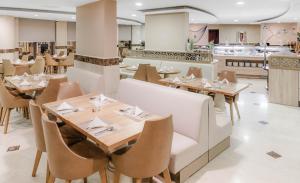 Restaurace v ubytování M Hotel Al Dana Makkah by Millennium