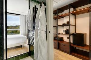 Postel nebo postele na pokoji v ubytování Hotel Tres Reyes San Sebastián