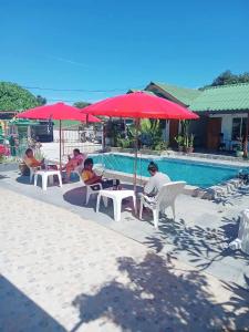 Bazén v ubytování Thaineth Sport Camp nebo v jeho okolí + 21 fotografií
