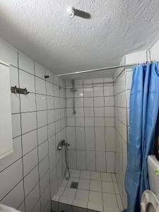 A bathroom at valantis room