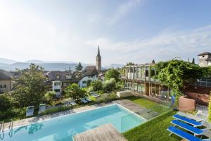 Bazén v ubytování Hotel Goldener Stern nebo v jeho okolí